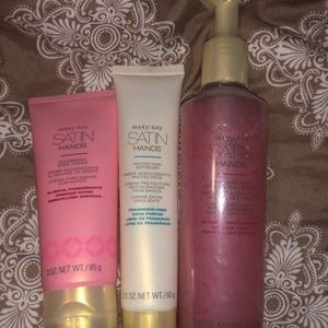 Mary Kay Satin Hands Set